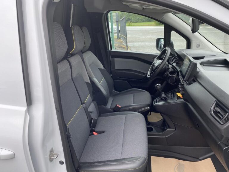 Renault Kangoo 3 VAN EXTRA BLUE DCI 95 - Image 16 (July 7, 2026)