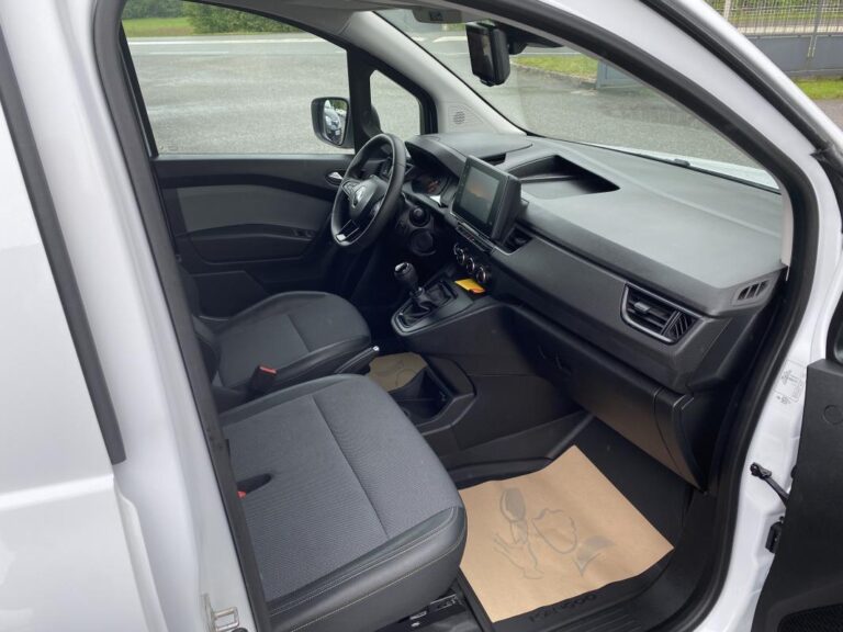 Renault Kangoo 3 VAN EXTRA BLUE DCI 95 - Image 18 (July 7, 2026)