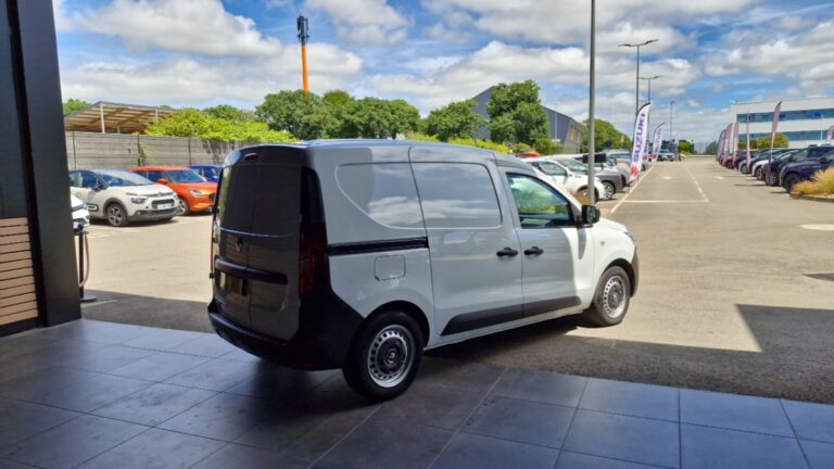 Renault Express Van BLUE DCI 95 – 22 CONFORT - Image 06 (July 7, 2026)