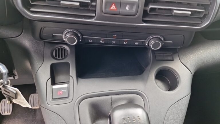 Citroën Berlingo VAN XL 950 BLUEHDI 100 SS BVM6 DRIVER - Image 20 (July 7, 2026)