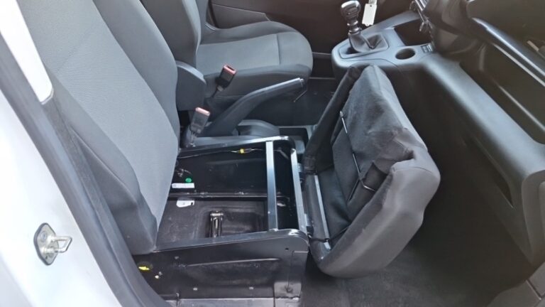 Peugeot Partner FOURGON M 950 KG BLUEHDI 100 SS BVM6 - Image 12 (July 7, 2026)