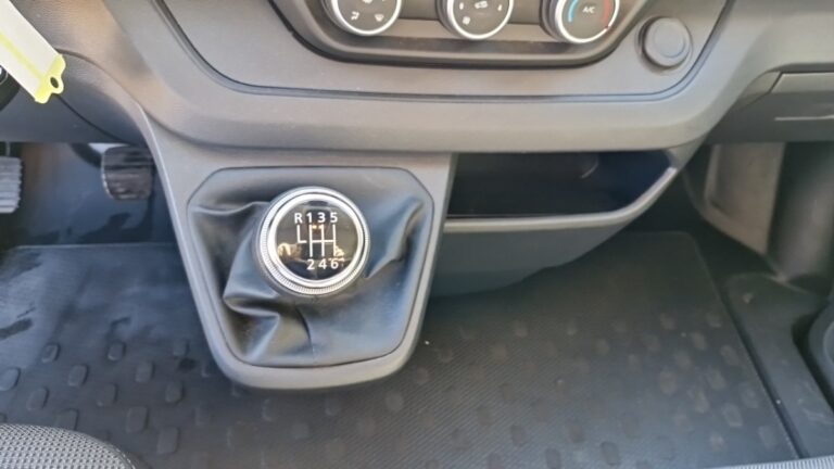 Renault Trafic FOURGON 3000 kg blue dci 130 confort - Image 19 (July 7, 2026)