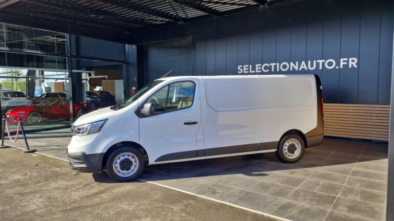 Renault Trafic FOURGON 3000 kg blue dci 130 confort - Image 02 (July 7, 2026)