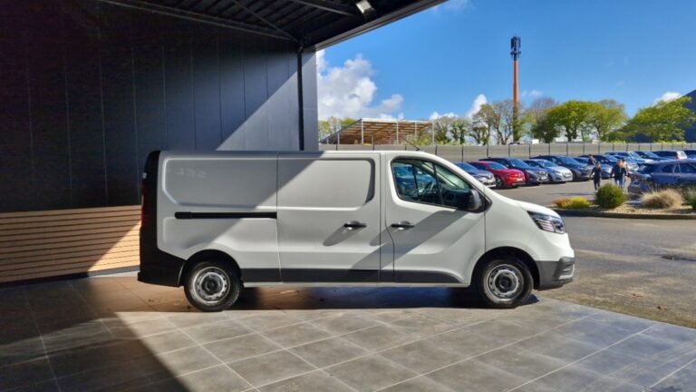 Renault Trafic FOURGON 3000 kg blue dci 130 confort - Image 05 (July 7, 2026)