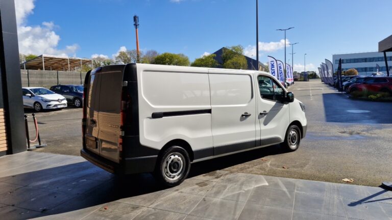 Renault Trafic FOURGON 3000 kg blue dci 130 confort - Image 06 (July 7, 2026)