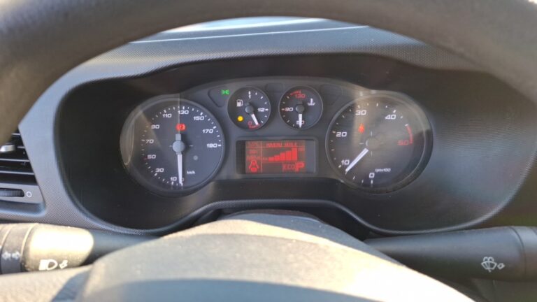 Iveco Daily 35S14 h2 2.3 Mjt 136 cv Boite Auto - Image 14 (July 7, 2026)