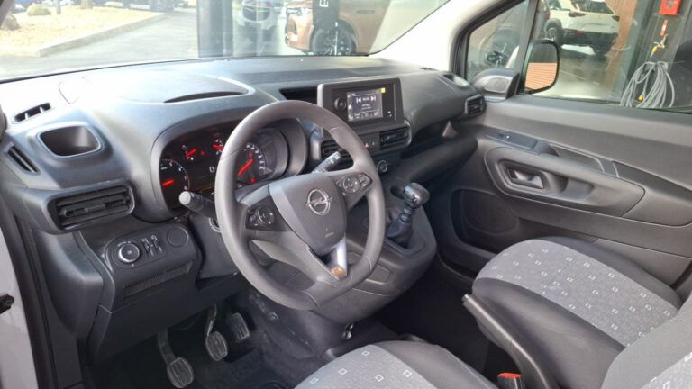Opel Combo Taille M 600kg PureTech 110 BVM6 - Image 12 (July 7, 2026)