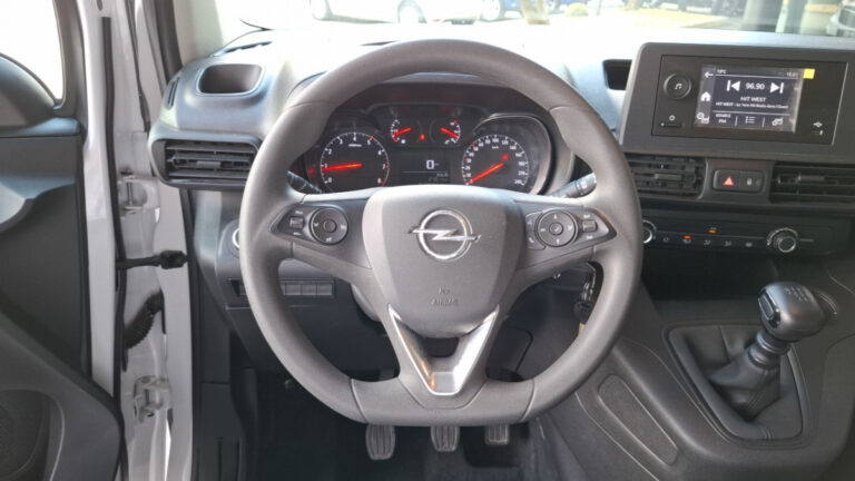 Opel Combo Taille M 600kg PureTech 110 BVM6 - Image 13 (July 7, 2026)