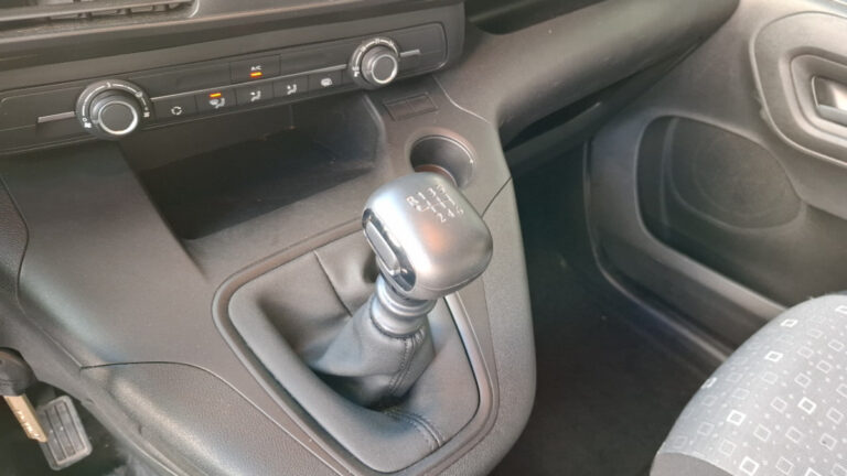 Opel Combo Taille M 600kg PureTech 110 BVM6 - Image 15 (July 7, 2026)