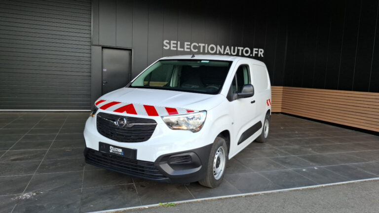 Opel Combo Taille M 600kg PureTech 110 BVM6 - Image 02 (July 7, 2026)