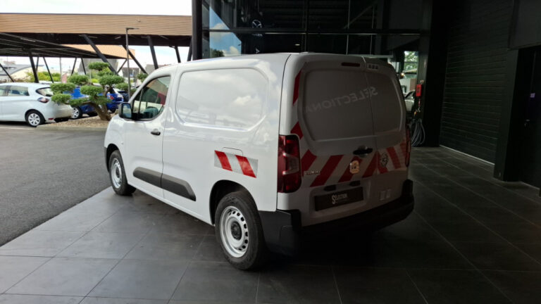 Opel Combo Taille M 600kg PureTech 110 BVM6 - Image 03 (July 7, 2026)