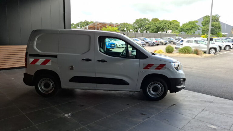 Opel Combo Taille M 600kg PureTech 110 BVM6 - Image 06 (July 7, 2026)