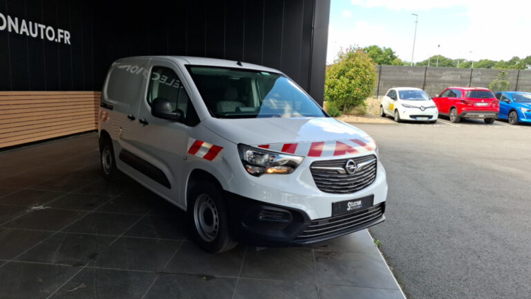 Opel Combo Taille M 600kg PureTech 110 BVM6 - Image 07 (July 7, 2026)