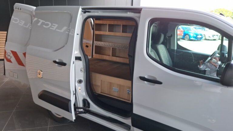 Opel Combo Taille M 600kg PureTech 110 BVM6 - Image 09 (July 7, 2026)
