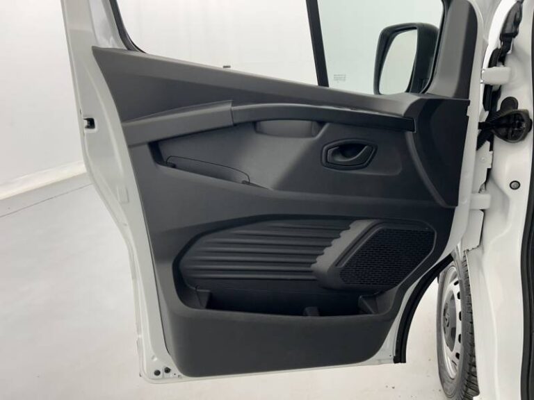 Renault Trafic FG BLUE DCI 130 3T GSR2 ADVANCE - Image 15 (July 7, 2026)