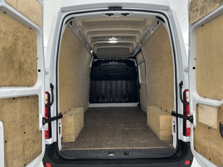 Renault Master FOURGON FGN TRAC F3500 BLUE DCI 135 CONFORT - Image 18 (July 7, 2026)