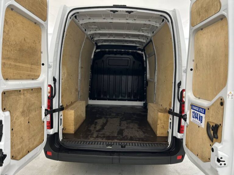 Renault Master FOURGON FGN TRAC F3500 BLUE DCI 135 CONFORT - Image 18 (July 7, 2026)