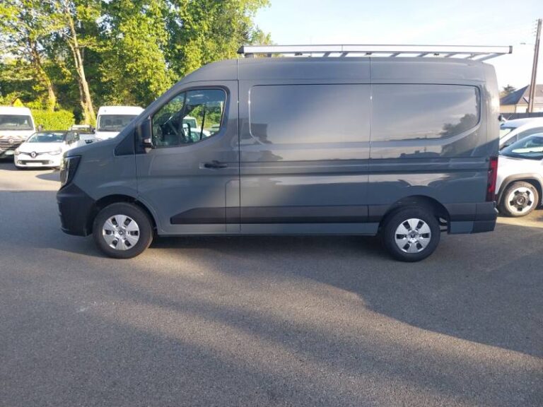 Renault Master FOURGON FG BLUE DCI 170 3T5 TR AUTO EXTRA - Image 02 (July 7, 2026)