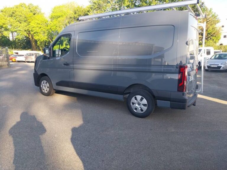 Renault Master FOURGON FG BLUE DCI 170 3T5 TR AUTO EXTRA - Image 03 (July 7, 2026)