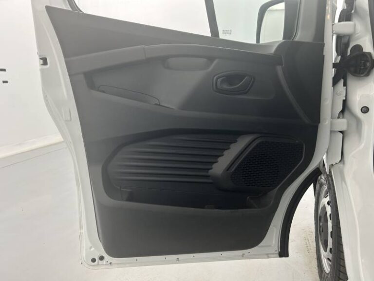 Renault Trafic FG BLUE DCI 130 3T GSR2 ADVANCE - Image 11 (July 7, 2026)
