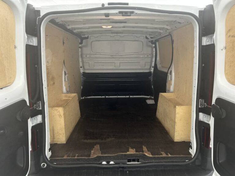 Renault Trafic FG BLUE DCI 130 3T GSR2 ADVANCE - Image 18 (July 7, 2026)