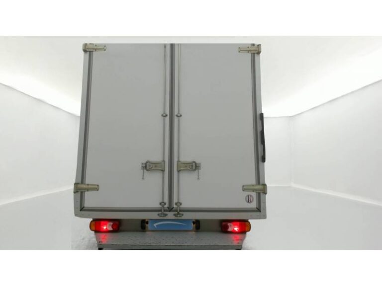 Renault Master FOURGON PHC TRAC F3500 BLUE DCI 145 EURO VI CONFORT - Image 04 (July 7, 2026)