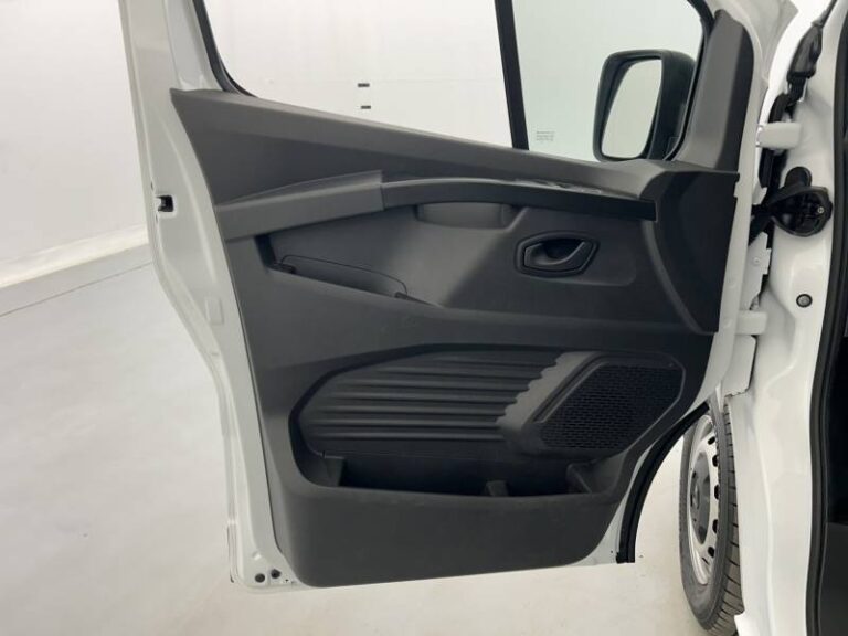 Renault Trafic FG BLUE DCI 130 3T GSR2 ADVANCE - Image 11 (July 7, 2026)