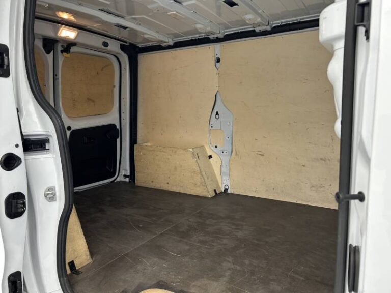 Renault Trafic FG BLUE DCI 130 3T GSR2 ADVANCE - Image 16 (July 7, 2026)