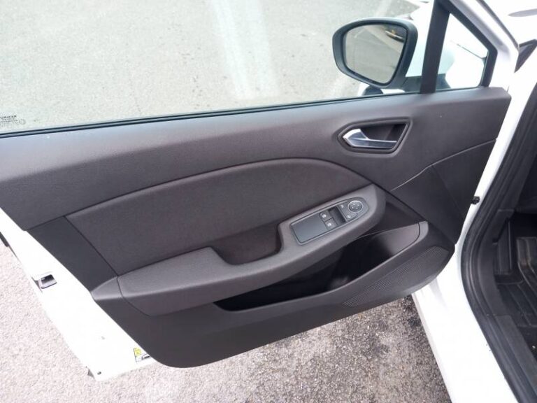 Renault Clio SOCIETE BLUE DCI 85 AIR NAV - Image 11 (July 7, 2026)