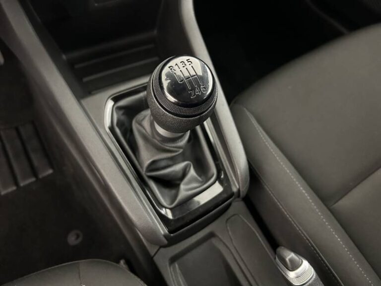 Renault Clio SOCIETE BLUE DCI 85 AIR NAV - Image 13 (July 7, 2026)