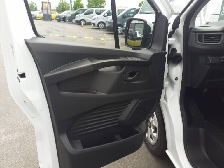 Renault Trafic E-TECH ELECTRIQUE FGN 3T AC22 ADVANCE - Image 11 (July 7, 2026)