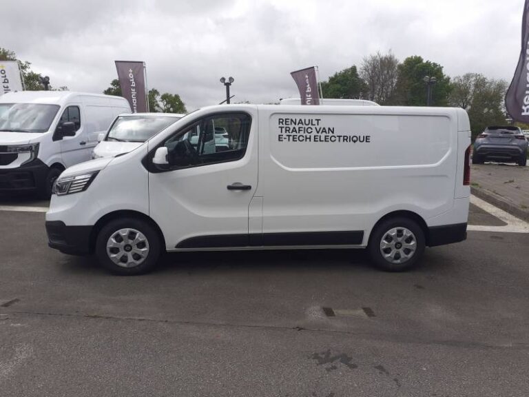 Renault Trafic E-TECH ELECTRIQUE FGN 3T AC22 ADVANCE - Image 02 (July 7, 2026)