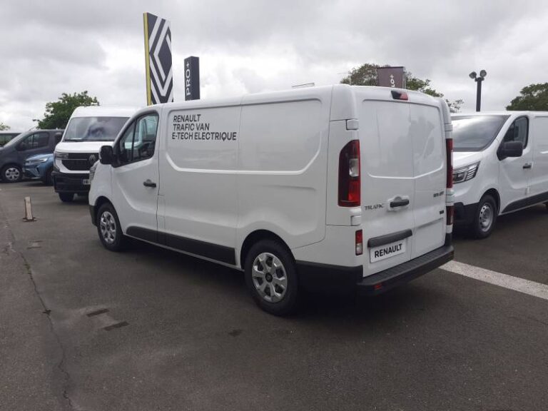 Renault Trafic E-TECH ELECTRIQUE FGN 3T AC22 ADVANCE - Image 03 (July 7, 2026)