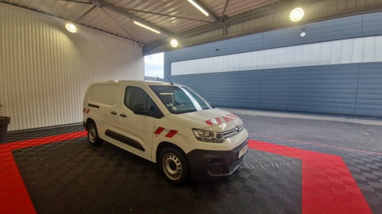 Citroën Berlingo VAN XL 950 PURETECH 110 SS CLUB - Image 03 (July 7, 2026)
