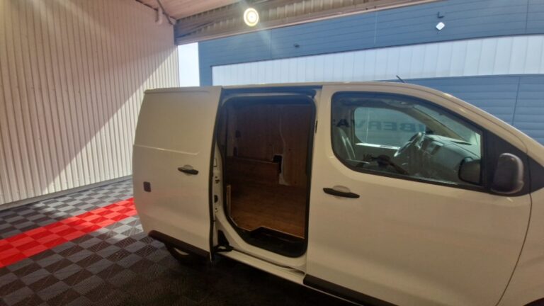 Peugeot Expert 1.5 BLUEHDI 120 S&S COMPACT PREMIUM - Image 12 (July 7, 2026)