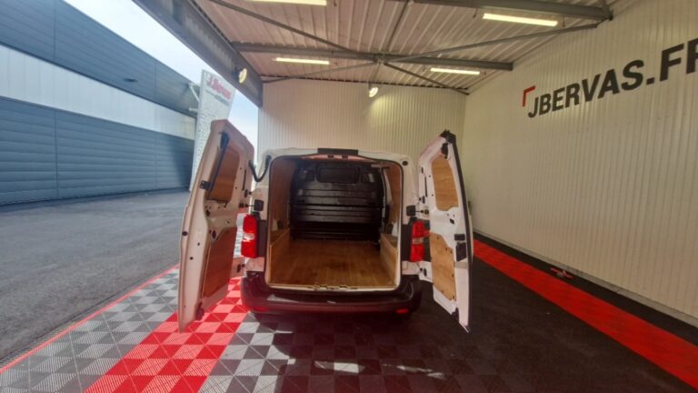Peugeot Expert 1.5 BLUEHDI 120 S&S COMPACT PREMIUM - Image 13 (July 7, 2026)
