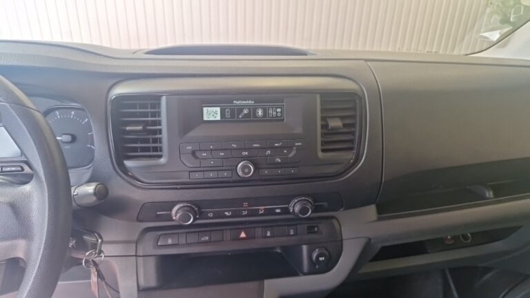 Peugeot Expert 1.5 BLUEHDI 120 S&S COMPACT PREMIUM - Image 19 (July 7, 2026)
