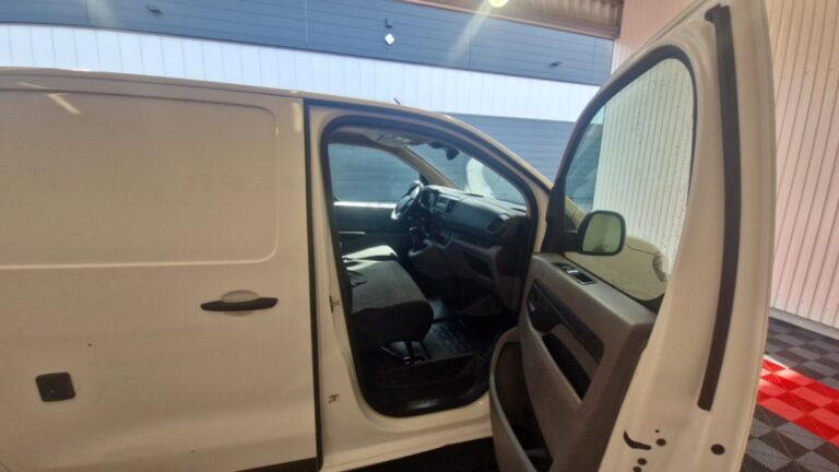 Peugeot Expert 1.5 BLUEHDI 120 S&S COMPACT PREMIUM - Image 09 (July 7, 2026)