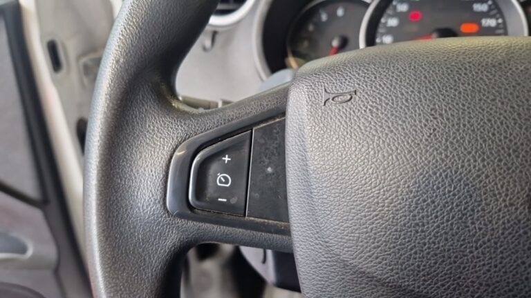 Renault Kangoo Express Maxi Grand Volume ExtraRLink Blue dCi 95 - Image 18 (July 7, 2026)