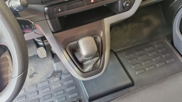 Opel Vivaro COMBI L1 1.5 DIESEL 120 CH - Image 17 (July 7, 2026)