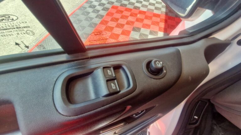 Ford Transit Custom 300 2.0 ECOBLUE 130 TREND BUSINESS - Image 15 (July 7, 2026)