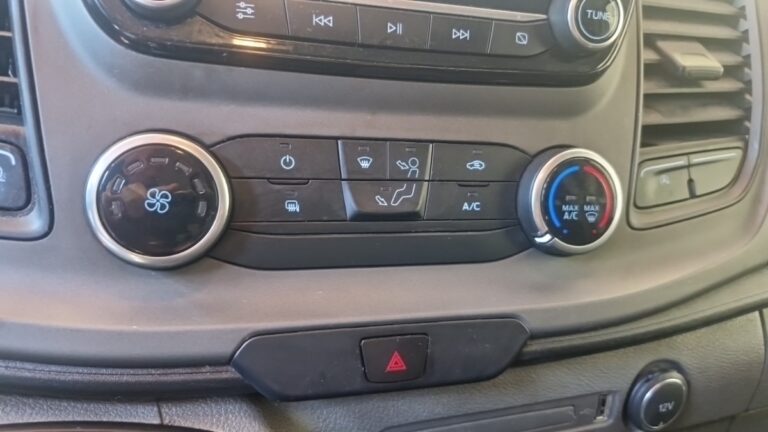 Ford Transit Custom 300 2.0 ECOBLUE 130 TREND BUSINESS - Image 18 (July 7, 2026)