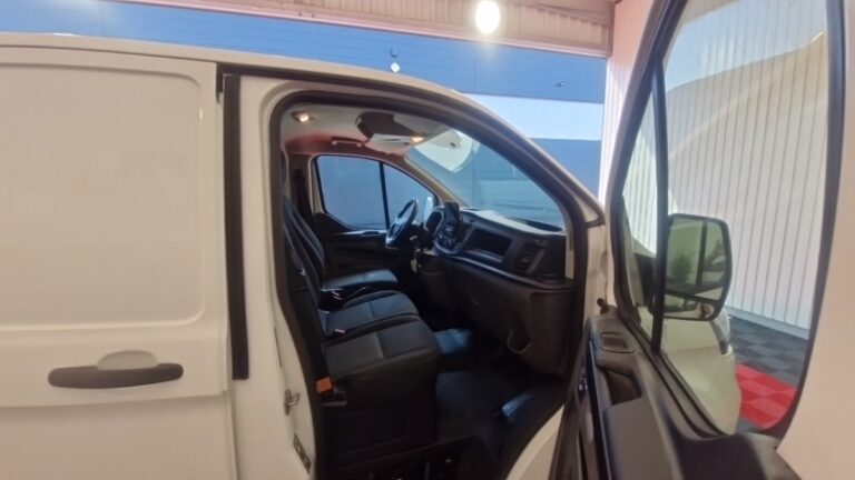 Ford Transit Custom 300 2.0 ECOBLUE 130 TREND BUSINESS - Image 09 (July 7, 2026)