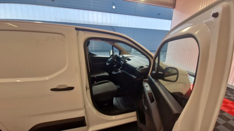Citroën Berlingo Van Taille M 650 BlueHDi 100 S&S Club - Image 09 (July 7, 2026)