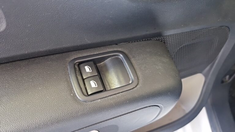 Citroën C3 Société PureTech 83 S&S Feel Nav - Image 15 (July 7, 2026)