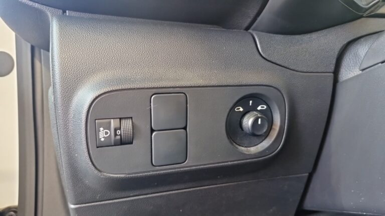 Citroën C3 Société PureTech 83 S&S Feel Nav - Image 16 (July 7, 2026)