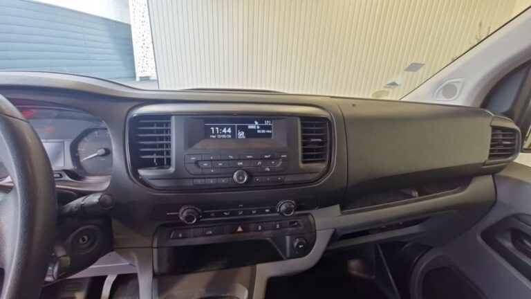 Peugeot Expert tole standard 2.0 bluehdi 120 ss premium - Image 11 (July 7, 2026)