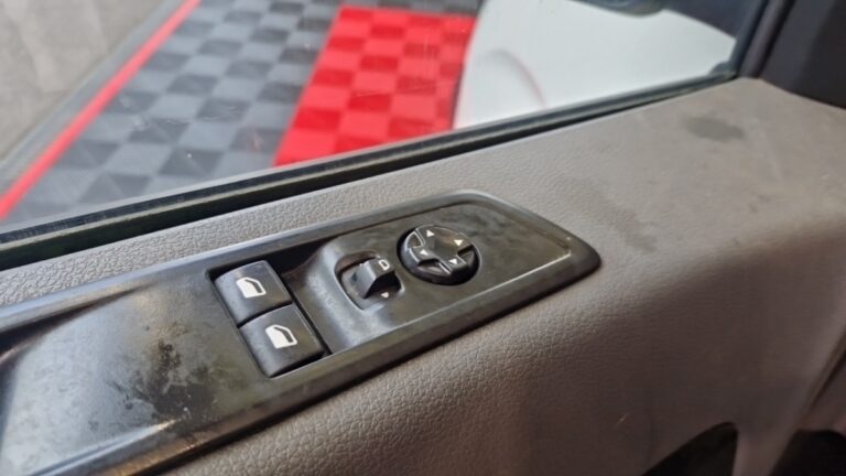 Peugeot Expert tole standard 2.0 bluehdi 120 ss premium - Image 14 (July 7, 2026)