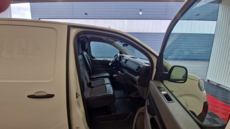 Peugeot Expert tole standard 2.0 bluehdi 120 ss premium - Image 09 (July 7, 2026)