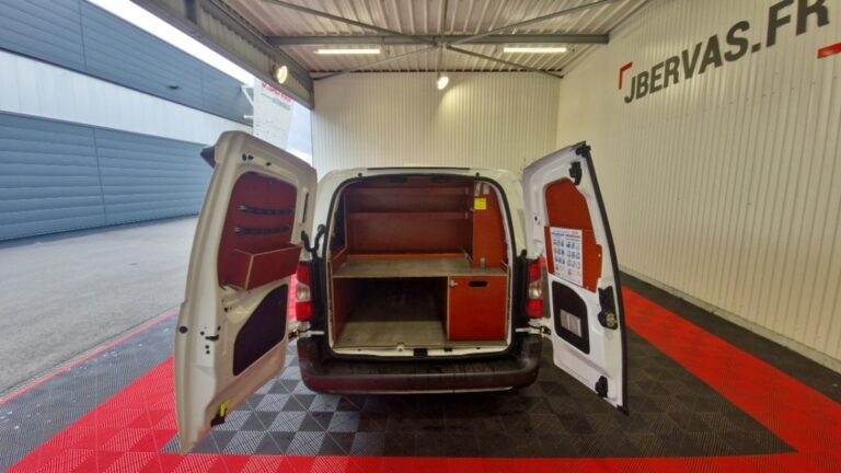 Peugeot Partner STANDARD 650 KG BLUEHDI 130 SS ASPHALT - Image 13 (July 7, 2026)